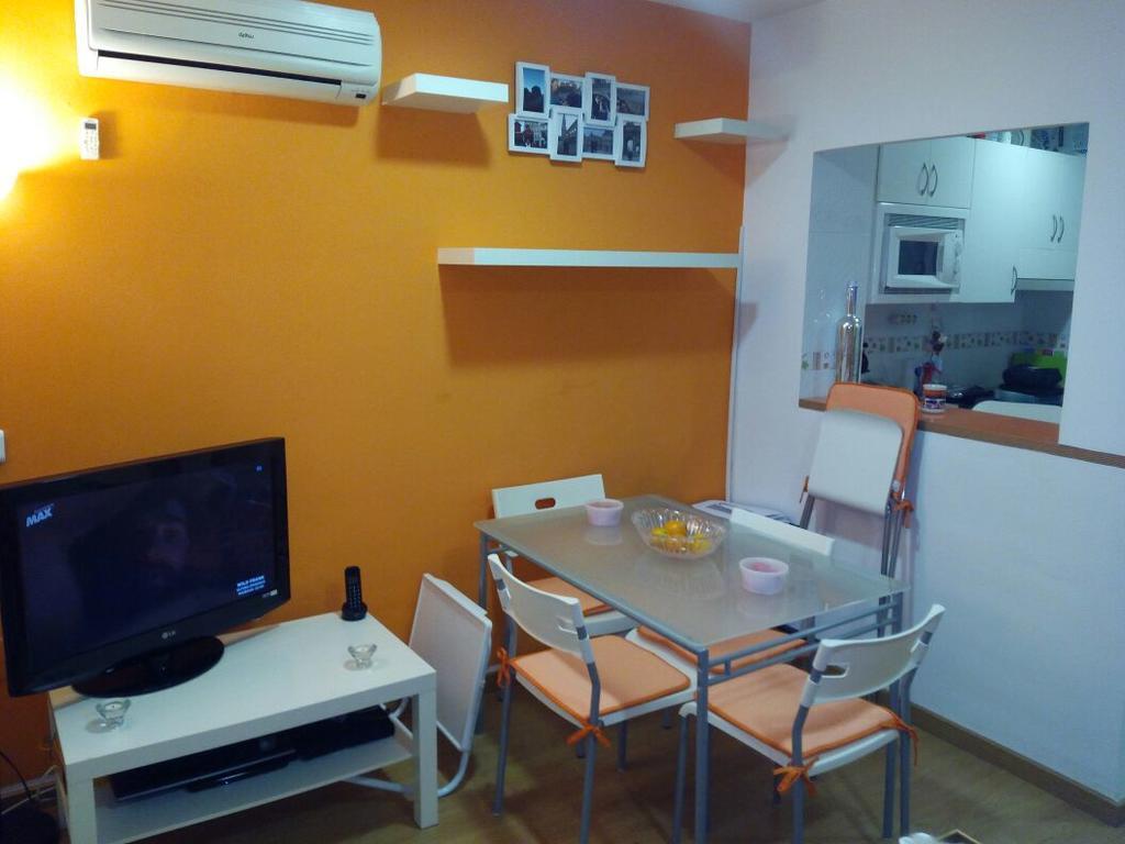 Apartamentos Bahia De Huelin Малага Экстерьер фото